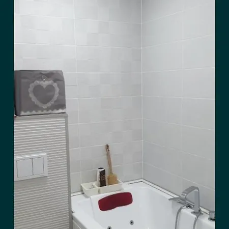 Apartament 2 0752394683 *